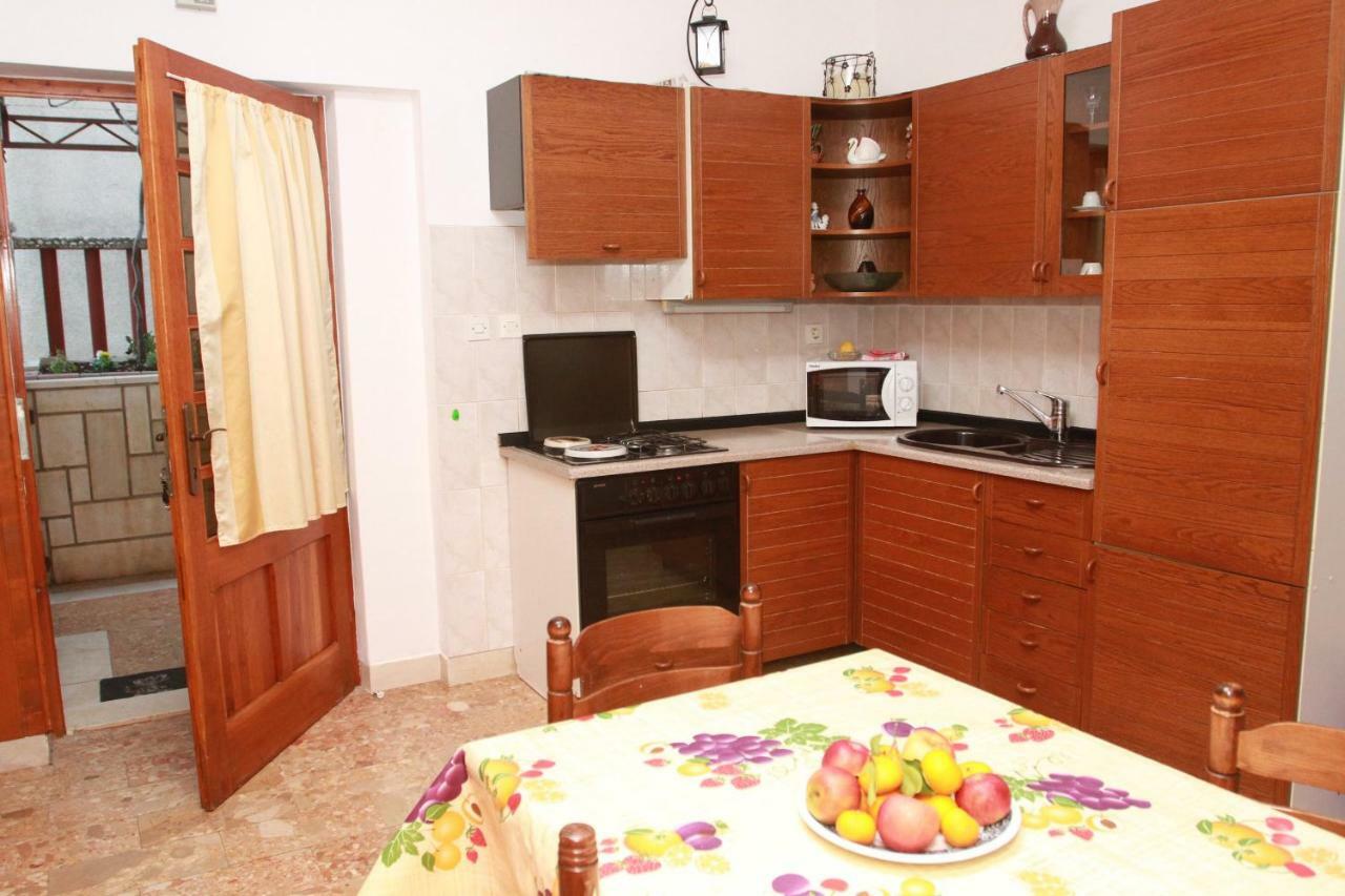 Ferienwohnung Raos Iva Trogir Exterior foto